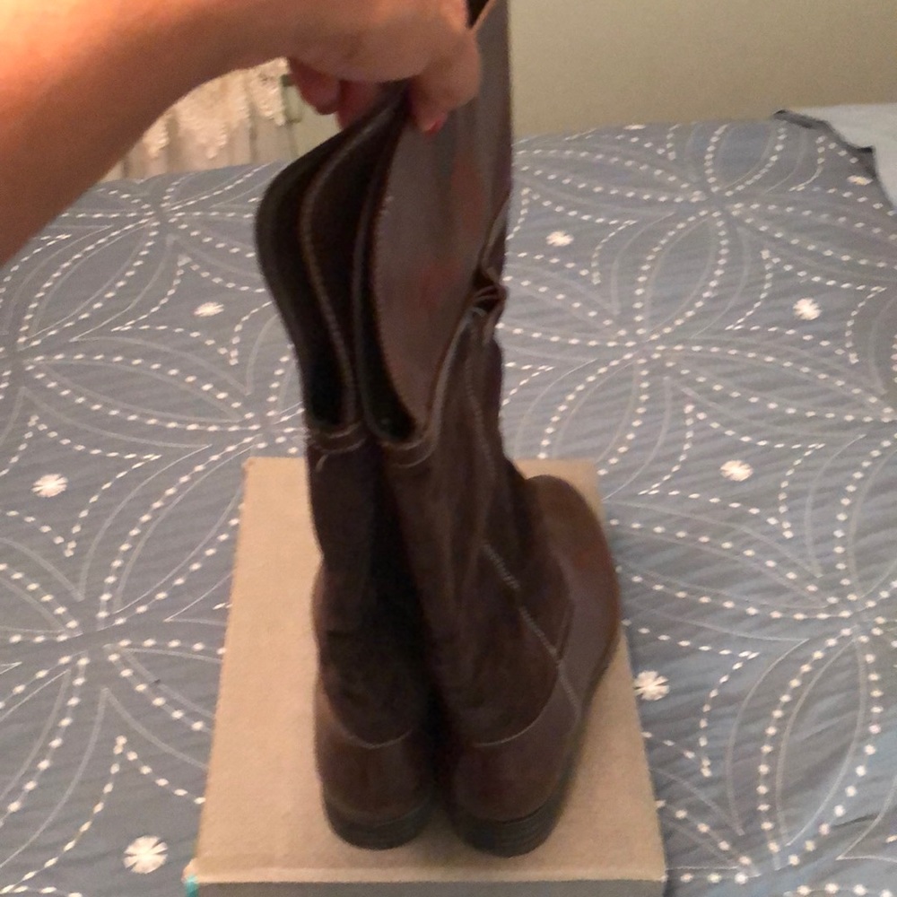 Maurice’s knee high boot